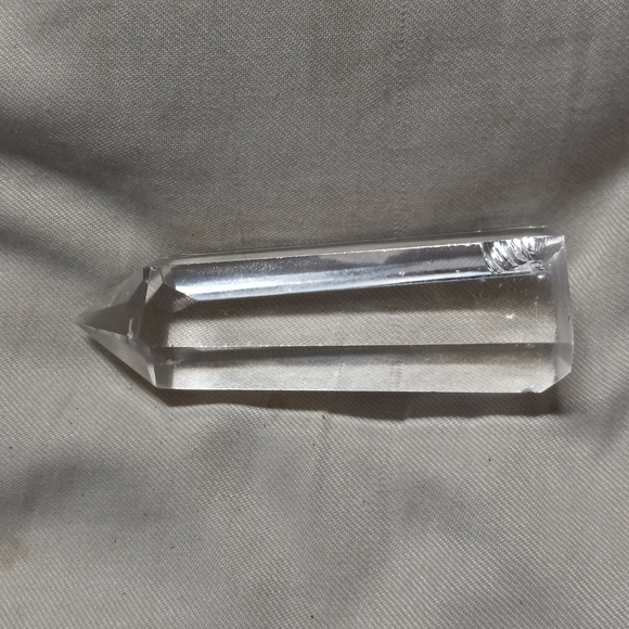 Quartz hand carved healing stone - Picture 4 of 6